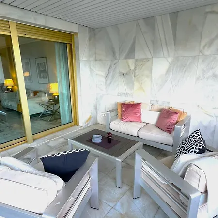 Evans Realty Bw Puerto Banus Parking & Gym Apartmán *