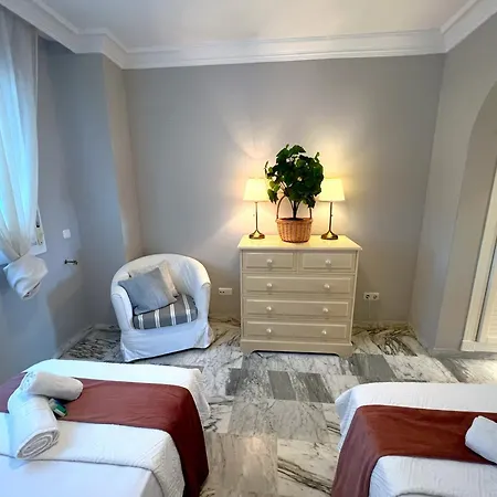 Evans Realty Bw Puerto Banus Parking & Gym Apartmán *